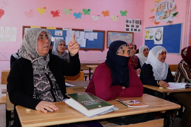 Okuma hayalini kızıyla gerçekleştirdi